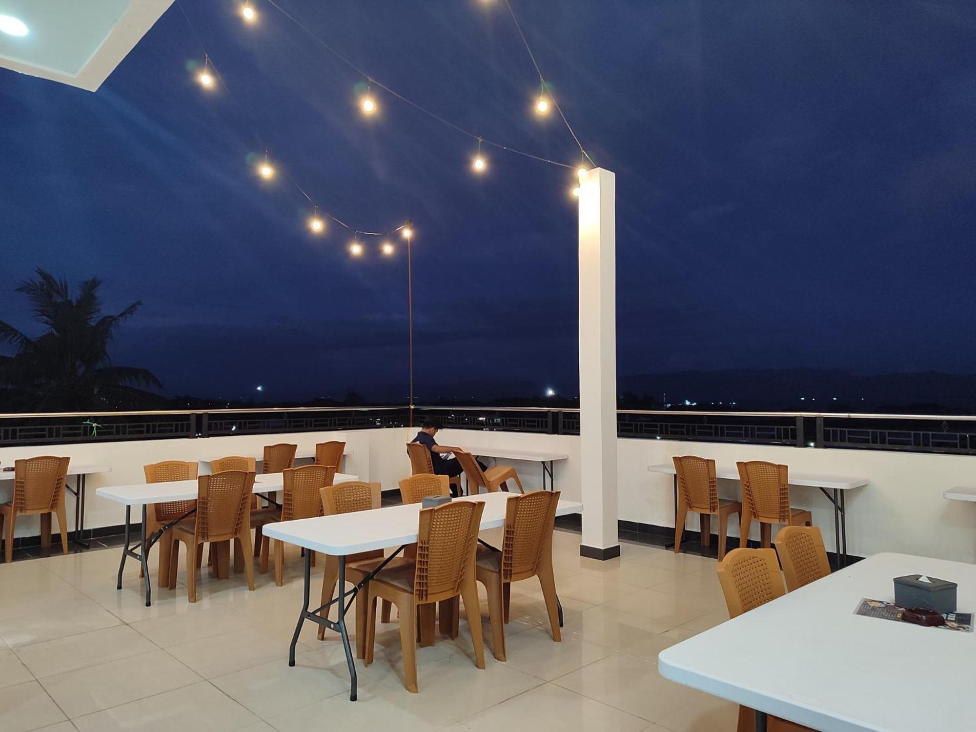 Dj Hotel Raha Экстерьер фото